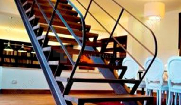Εσωτερική σκάλα - Indoor escalator