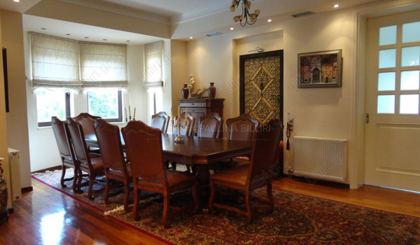 Tραπεζαρία - Dining room