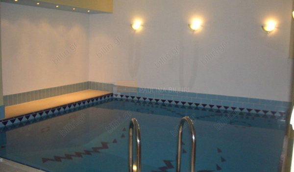 Eσωτερική πισίνα - Indoor swimming pool